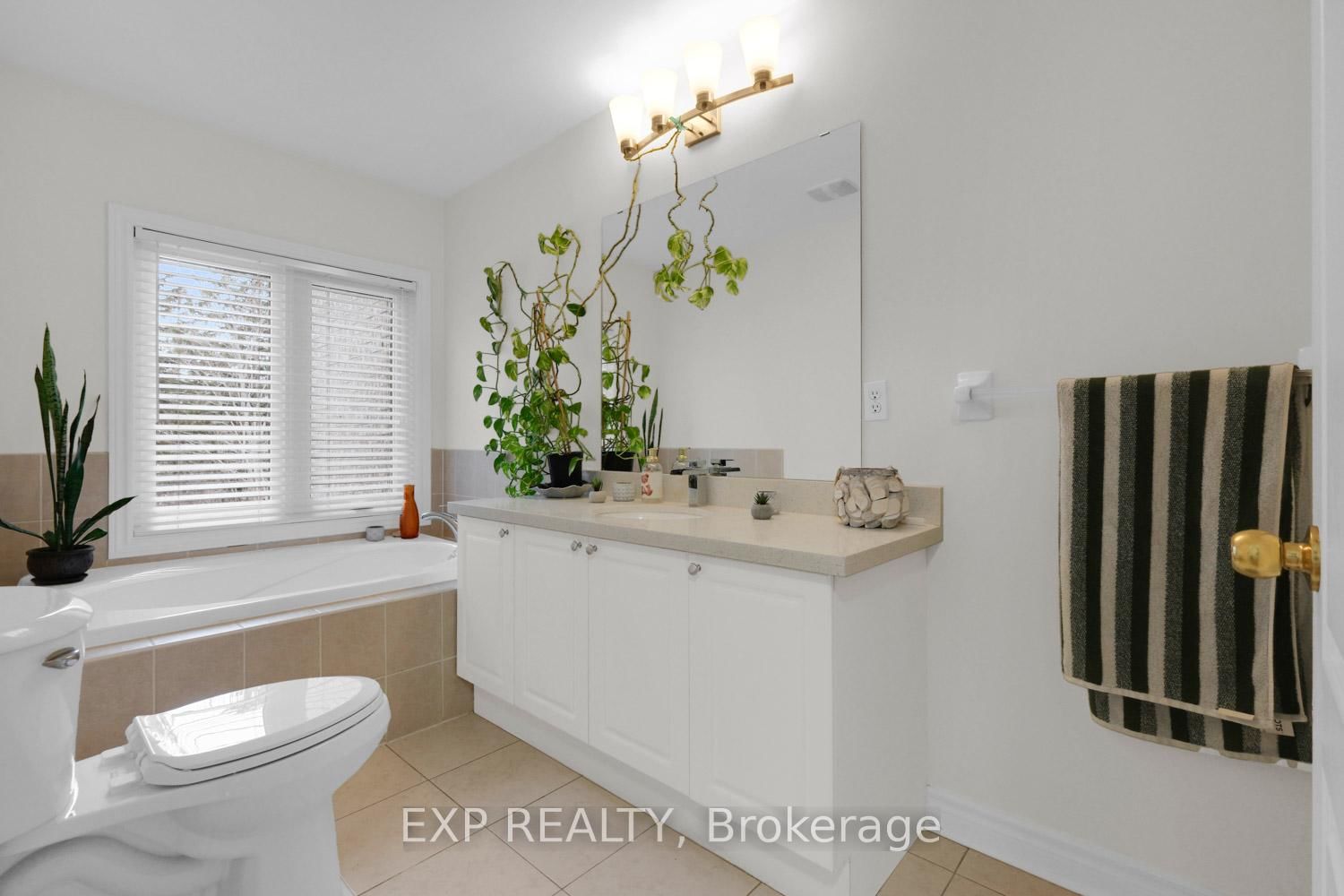 Townhouse for sale at 24 Williams Street, Markham, Ontario, L6C 0C2 - Berczy - MLS: N12944186