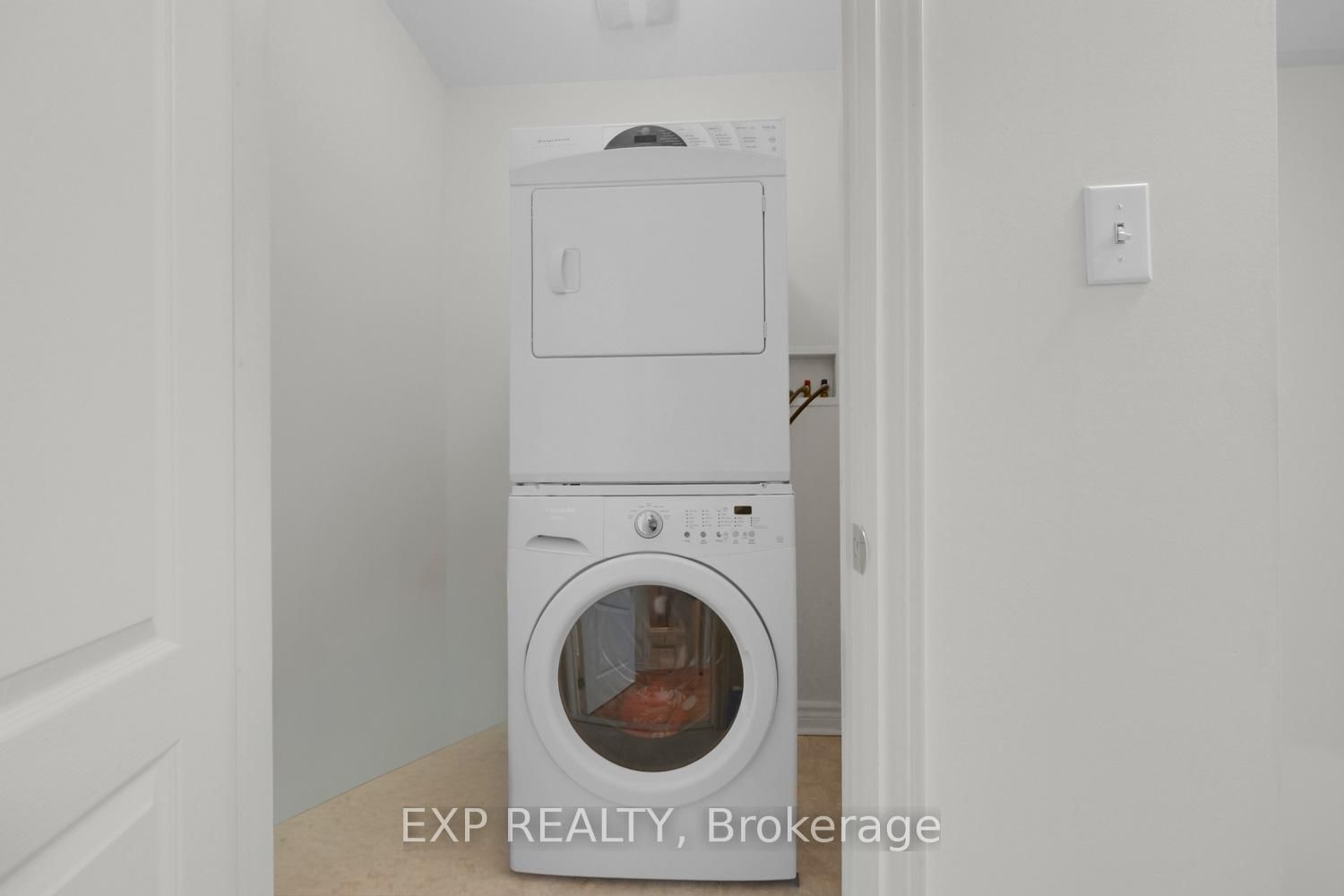 Townhouse for sale at 24 Williams Street, Markham, Ontario, L6C 0C2 - Berczy - MLS: N12944186