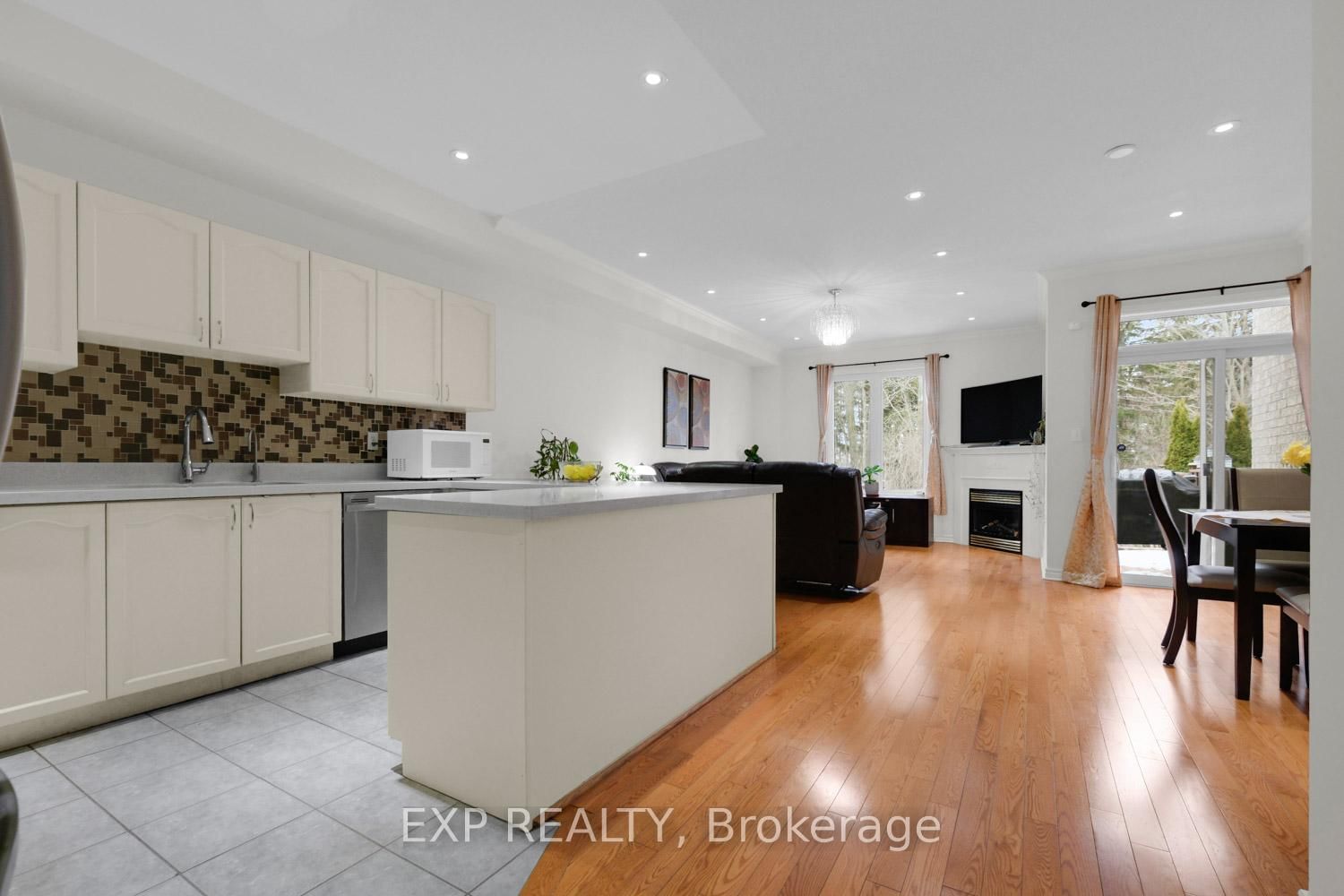 Townhouse for sale at 24 Williams Street, Markham, Ontario, L6C 0C2 - Berczy - MLS: N12944186