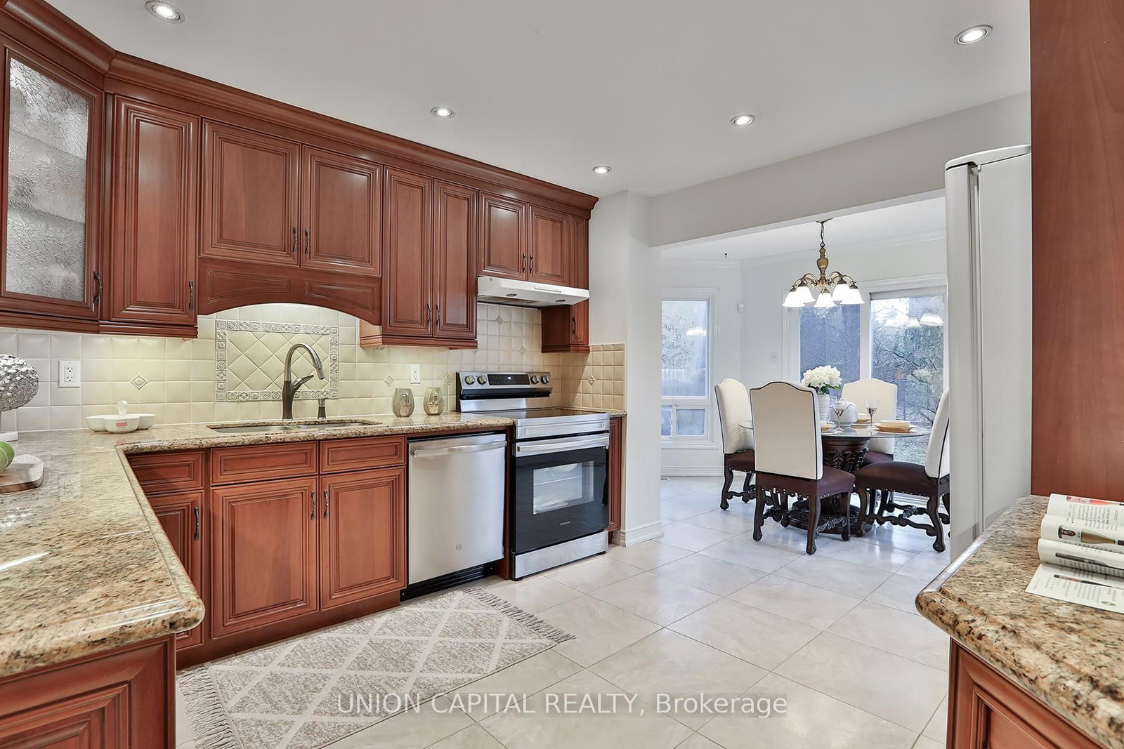 Detached House for sale at 2 Mair Court, Richmond Hill, Ontario, L4C 7S1 - North Richvale - MLS: N12944232