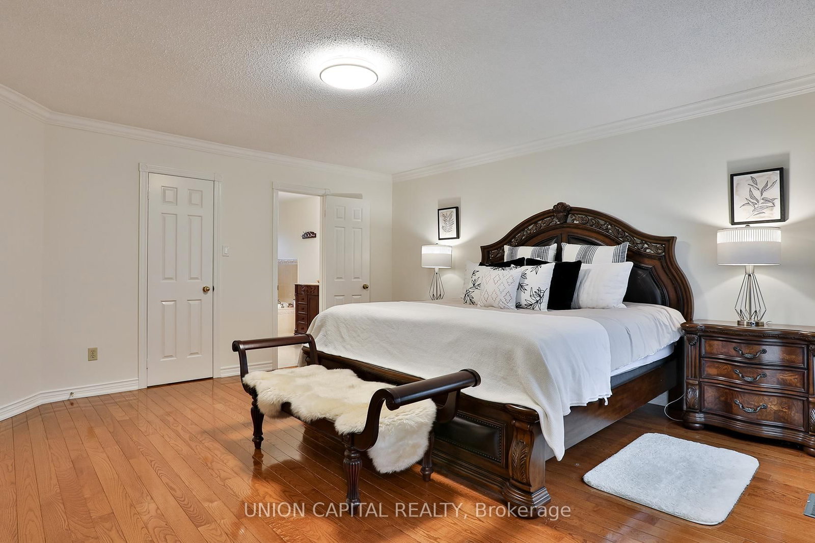 Detached House for sale at 2 Mair Court, Richmond Hill, Ontario, L4C 7S1 - North Richvale - MLS: N12944232