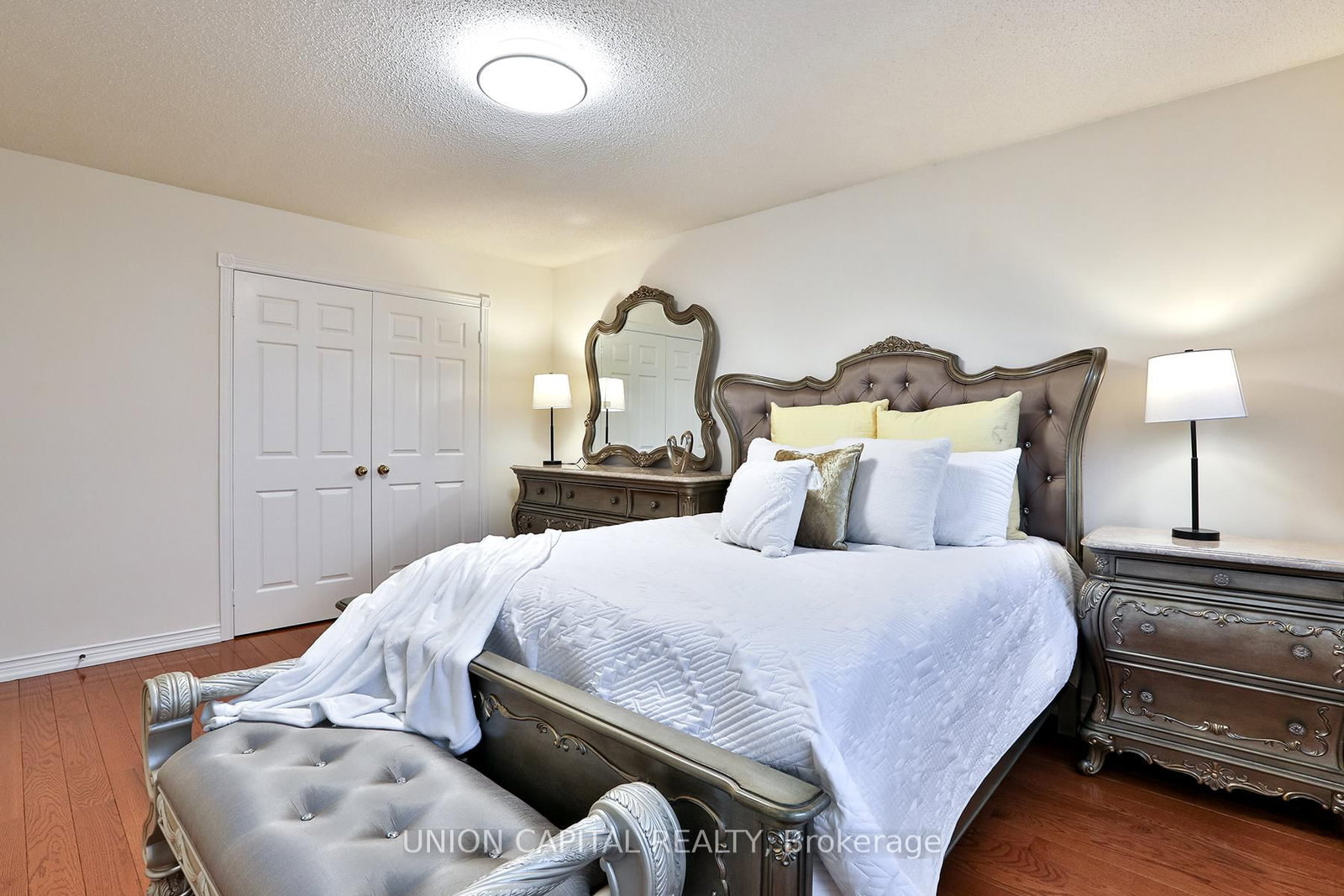 Detached House for sale at 2 Mair Court, Richmond Hill, Ontario, L4C 7S1 - North Richvale - MLS: N12944232