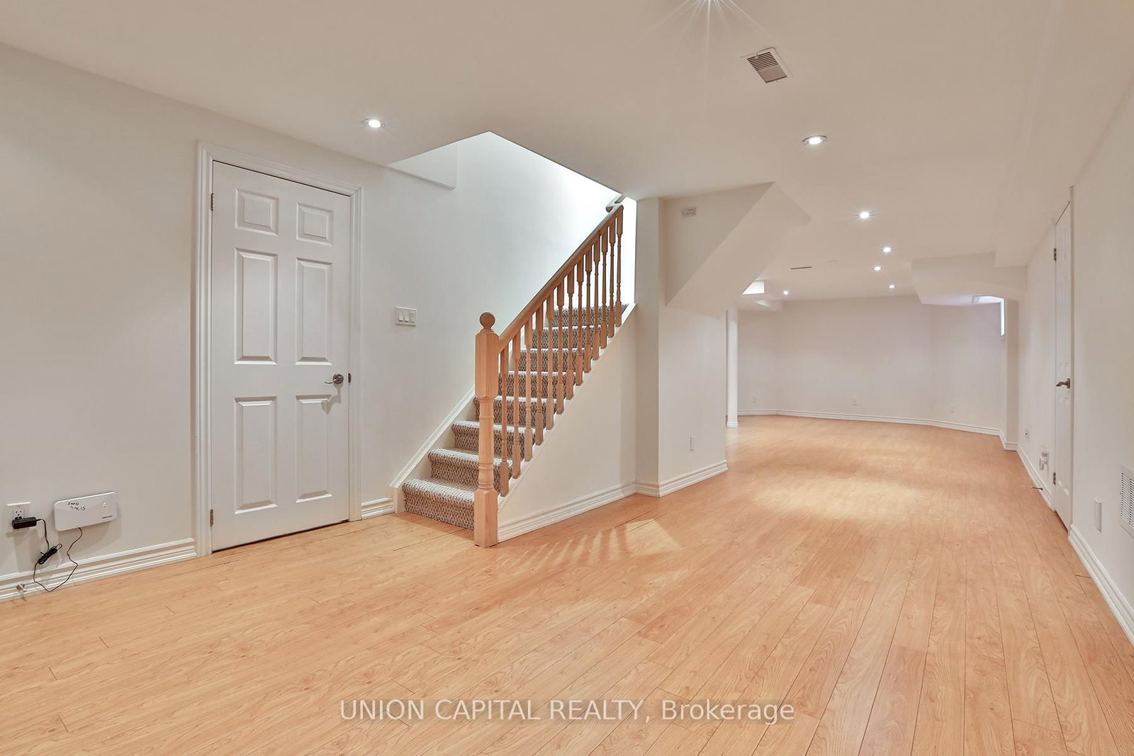 Detached House for sale at 2 Mair Court, Richmond Hill, Ontario, L4C 7S1 - North Richvale - MLS: N12944232