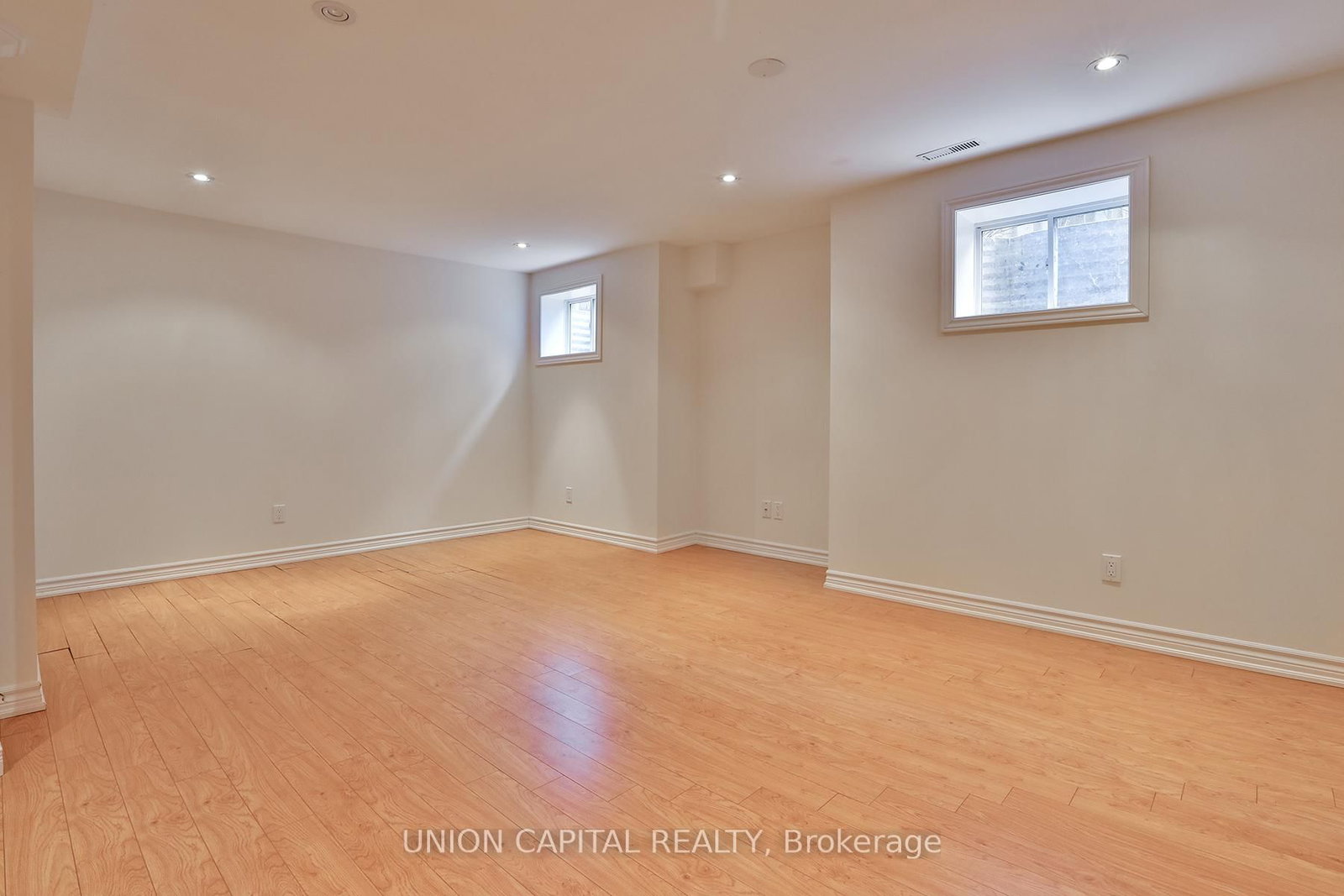 Detached House for sale at 2 Mair Court, Richmond Hill, Ontario, L4C 7S1 - North Richvale - MLS: N12944232