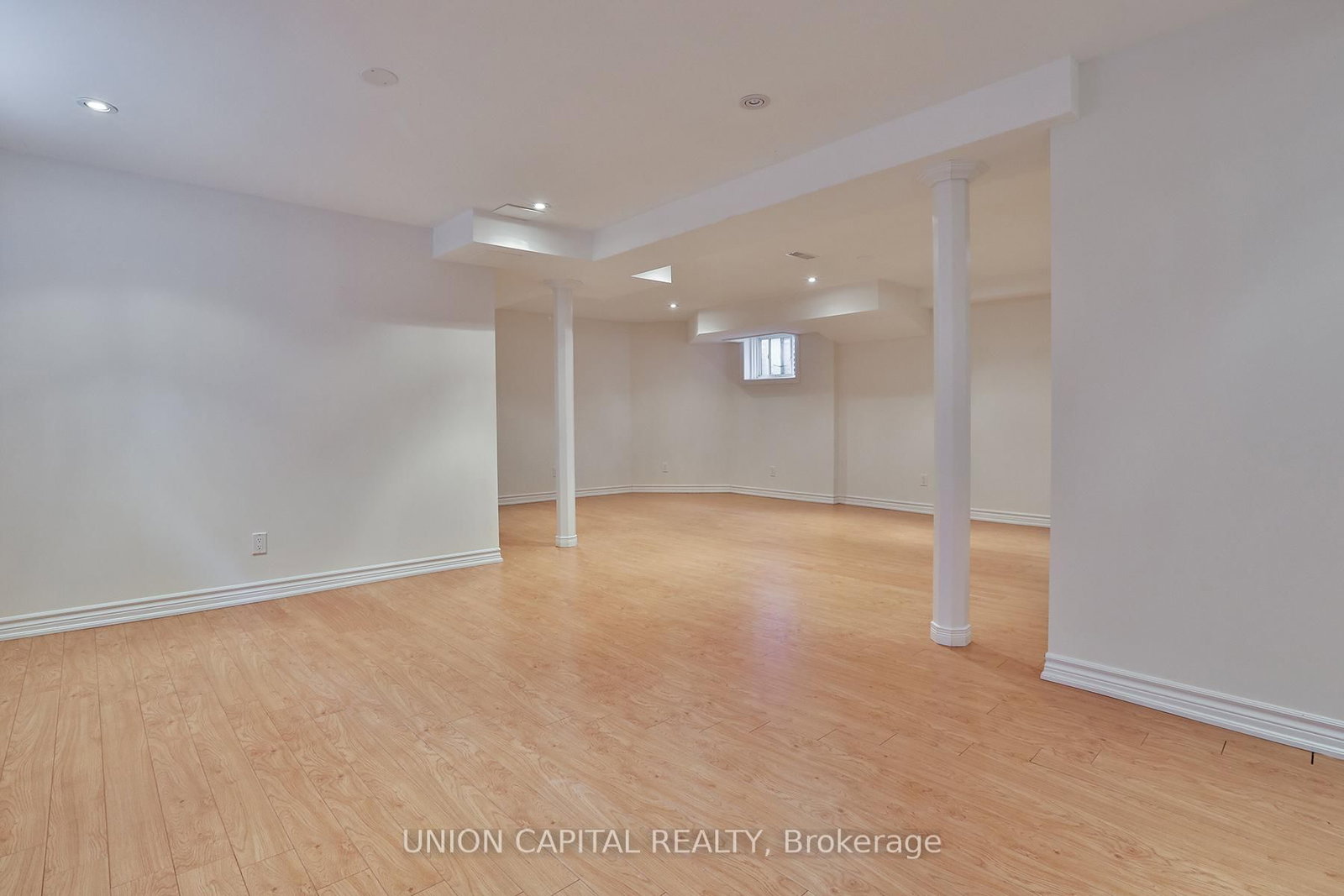 Detached House for sale at 2 Mair Court, Richmond Hill, Ontario, L4C 7S1 - North Richvale - MLS: N12944232