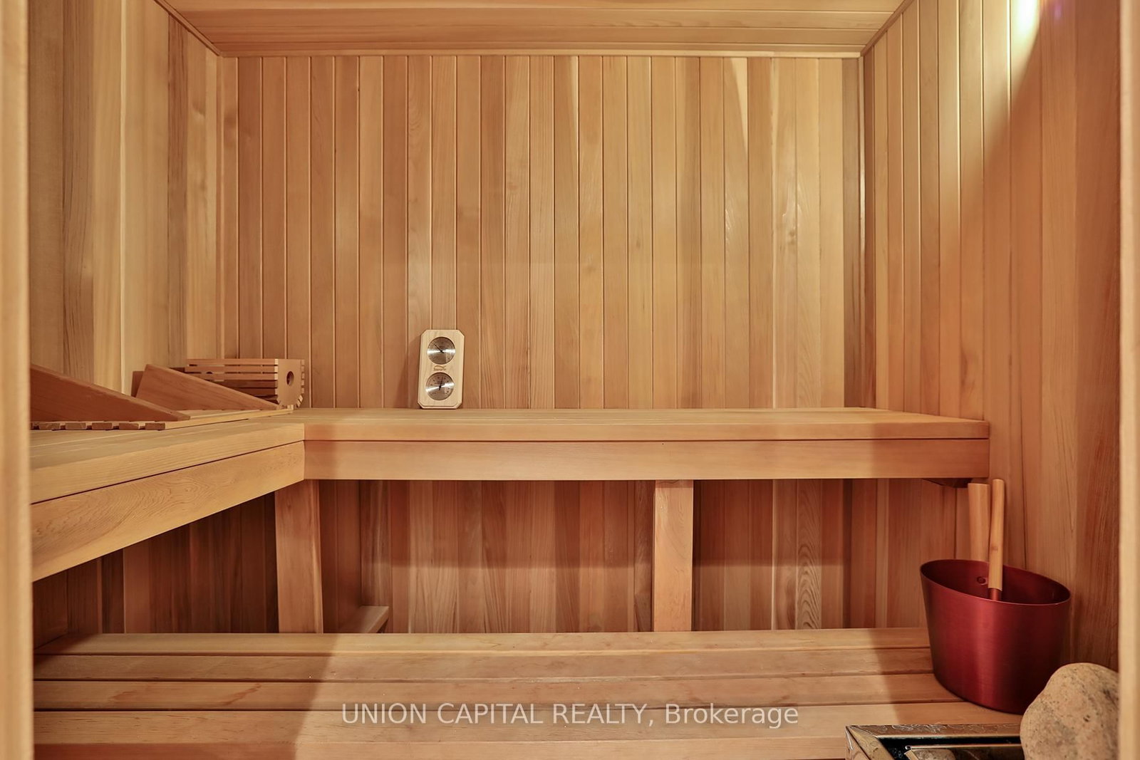 Detached House for sale at 2 Mair Court, Richmond Hill, Ontario, L4C 7S1 - North Richvale - MLS: N12944232