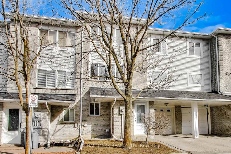 94 William Curtis Circ, Newmarket, L3Y 8L6 | Image 3