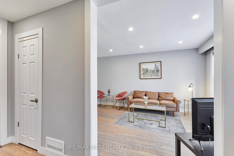 20 Mill St, Markham, L3P 1K9 | Image 3