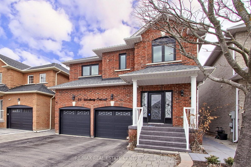 54 Woodbury Cres, Newmarket, L3X 2V5 | Image 2