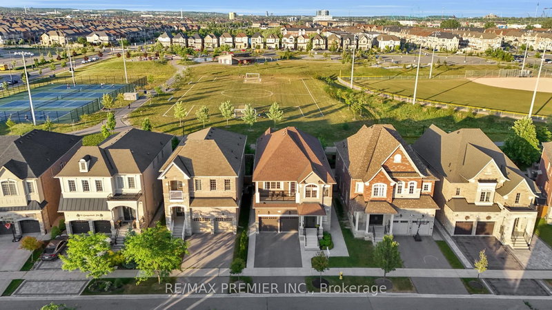 67 Garyscholl Rd, Vaughan, L4H 3R4 | Image 2