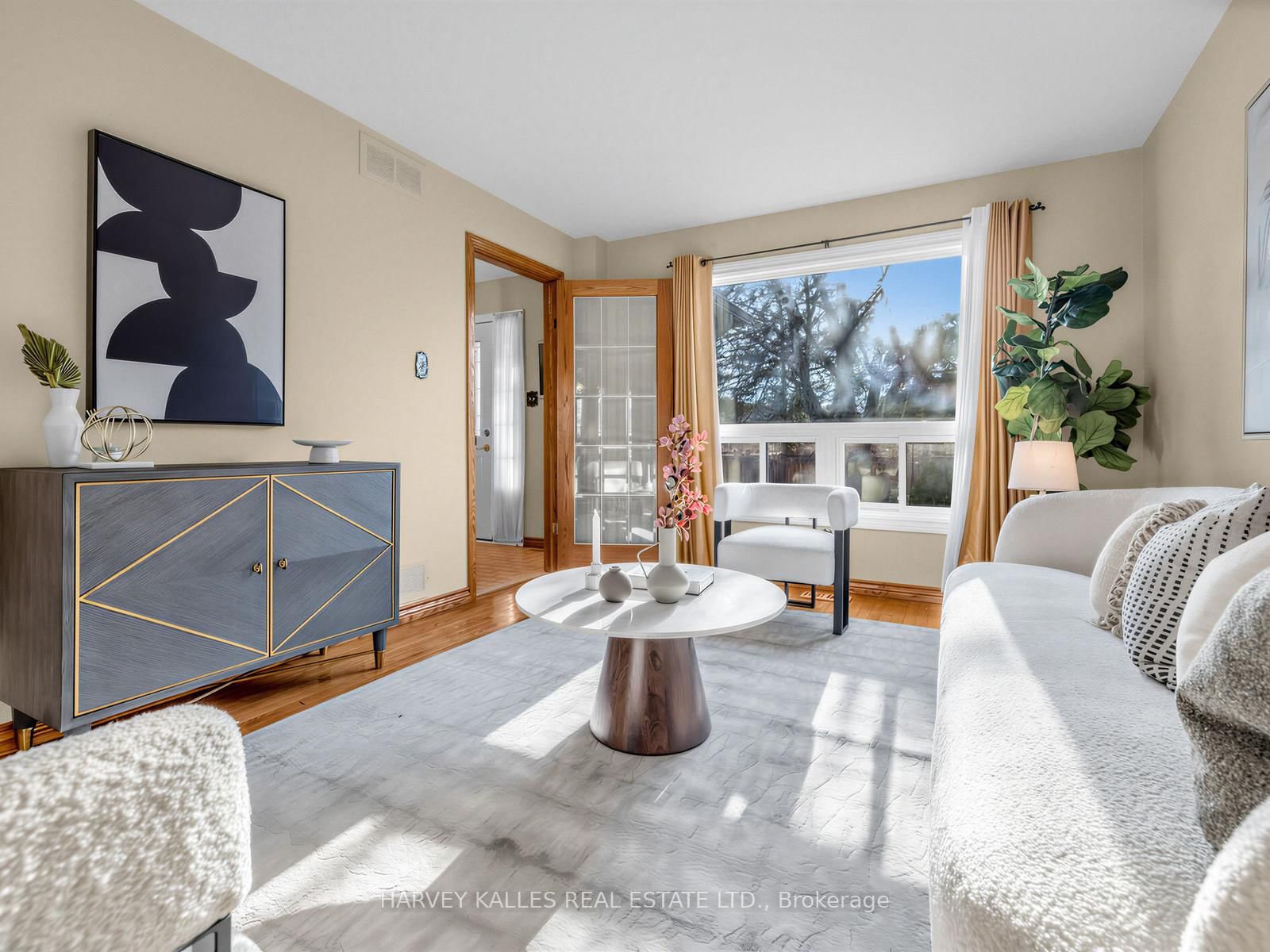 Listing Image 7