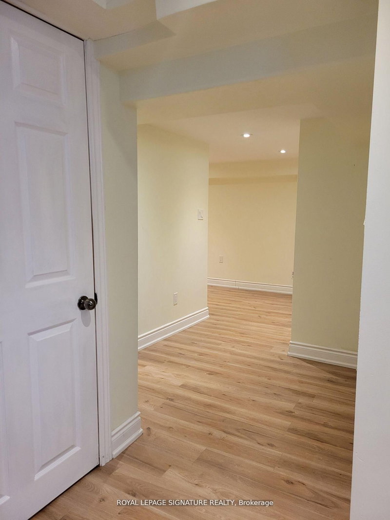 Lower - 42 Ambleside Cres, Markham, L3R 7T2 | Image 2