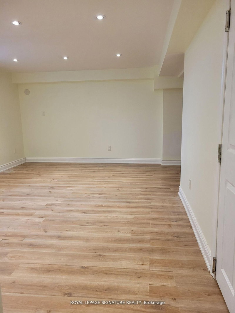 Lower - 42 Ambleside Cres, Markham, L3R 7T2 | Image 3