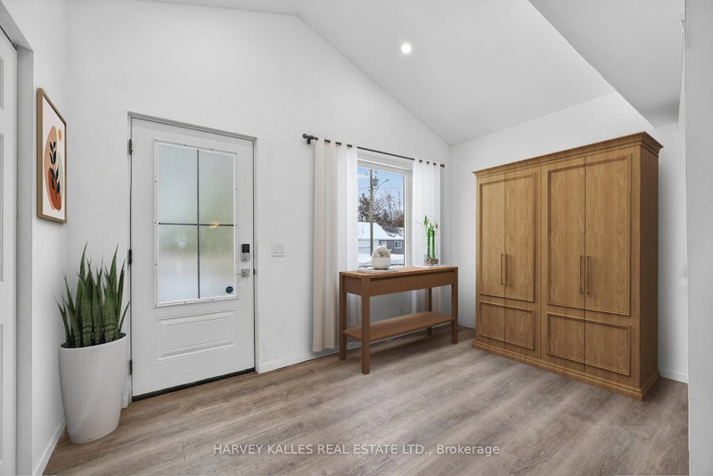 22 Second St, Georgina, L0E 1E0 | Image 3