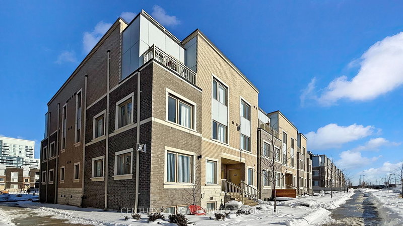 TH 284 - 140 Honeycrisp Cres, Vaughan, L4K 0N7 | Image 2