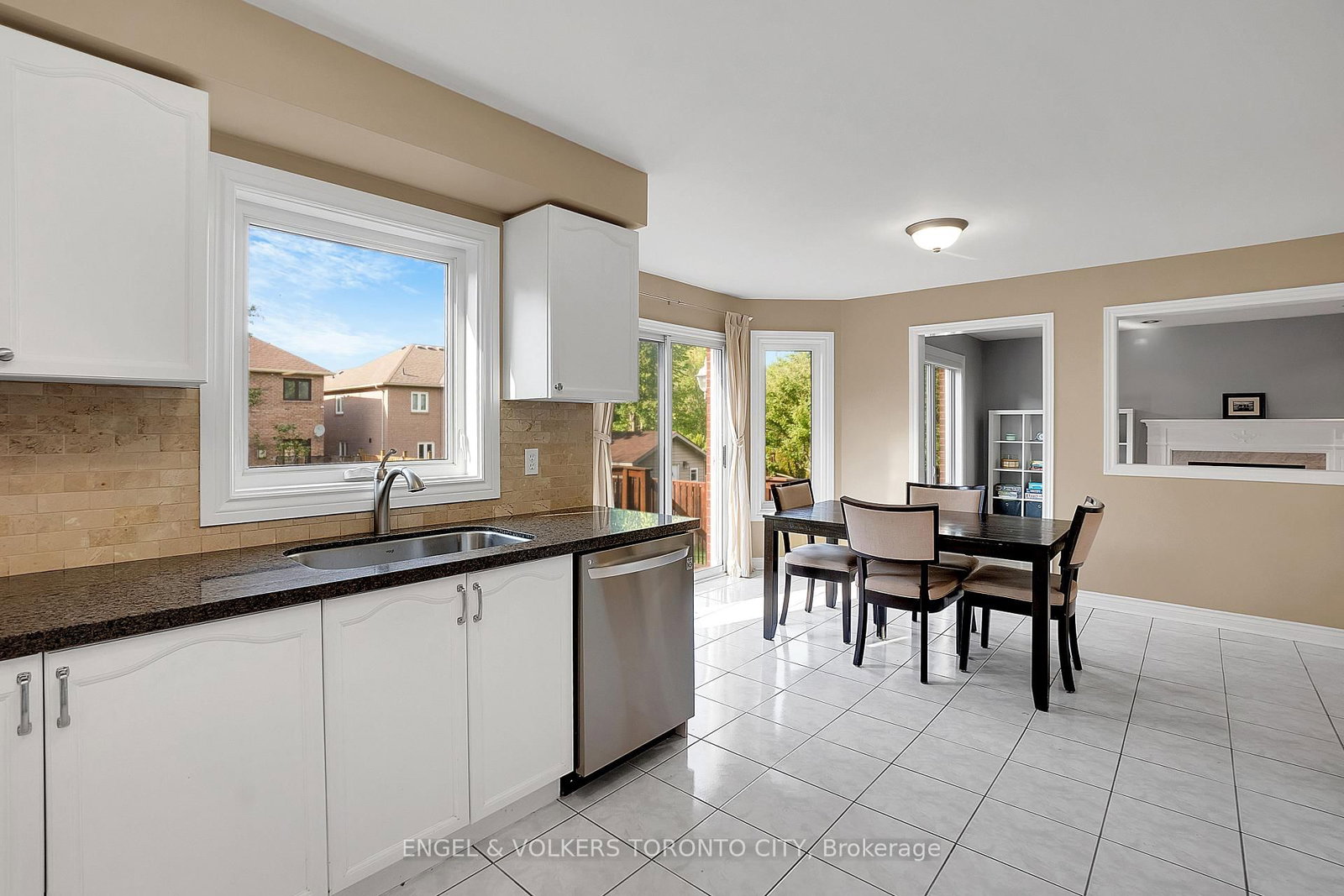 Detached House for sale at 24 Timber Valley Avenue, Richmond Hill, Ontario, L4E 3S6 - Oak Ridges - MLS: N12946764