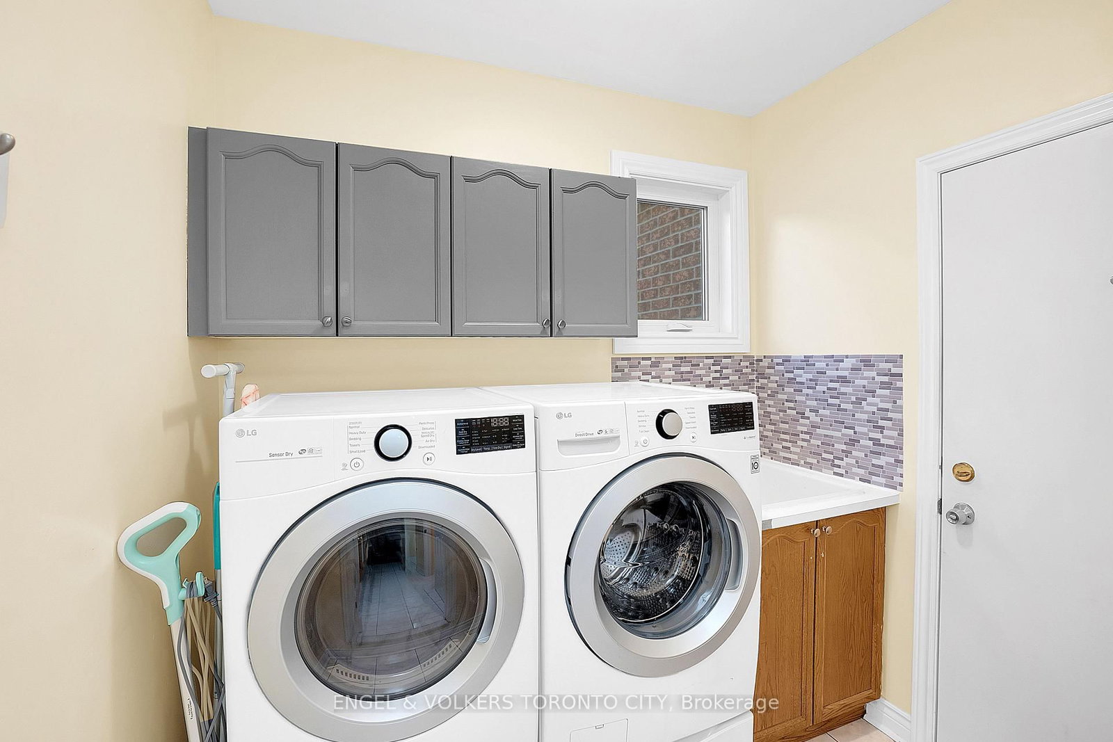 Detached House for sale at 24 Timber Valley Avenue, Richmond Hill, Ontario, L4E 3S6 - Oak Ridges - MLS: N12946764