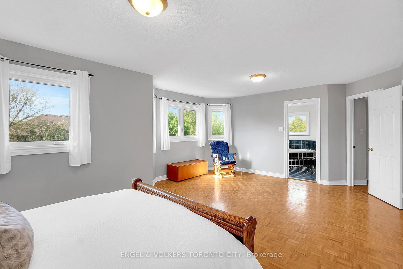 Detached House for sale at 24 Timber Valley Avenue, Richmond Hill, Ontario, L4E 3S6 - Oak Ridges - MLS: N12946764