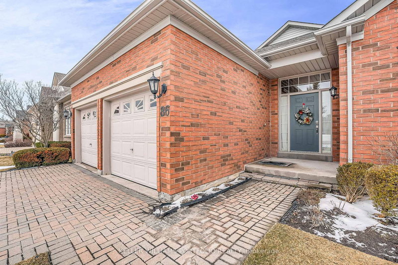 86 Legendary Tr, Whitchurch-Stouffville, L4A 1N6 | Image 3
