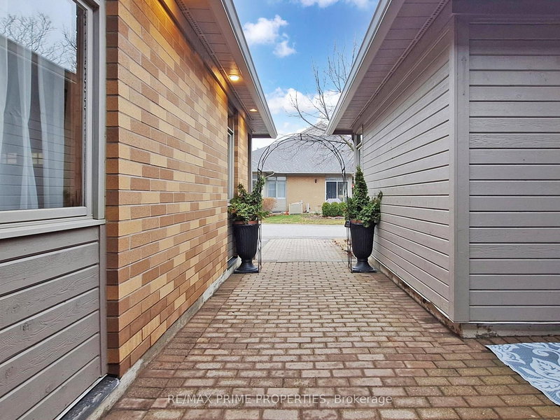 4 Colleen Bay Way, Markham, L6E 1B4 | Image 3