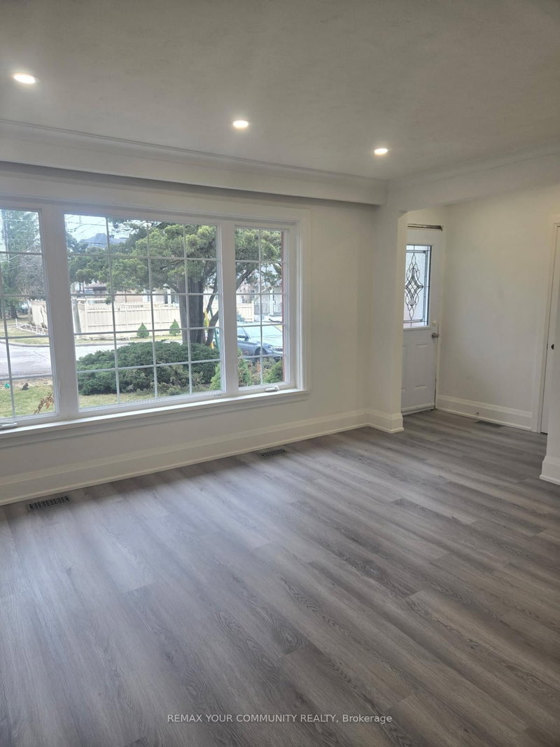 home for lease on 64 Rockport Crescent