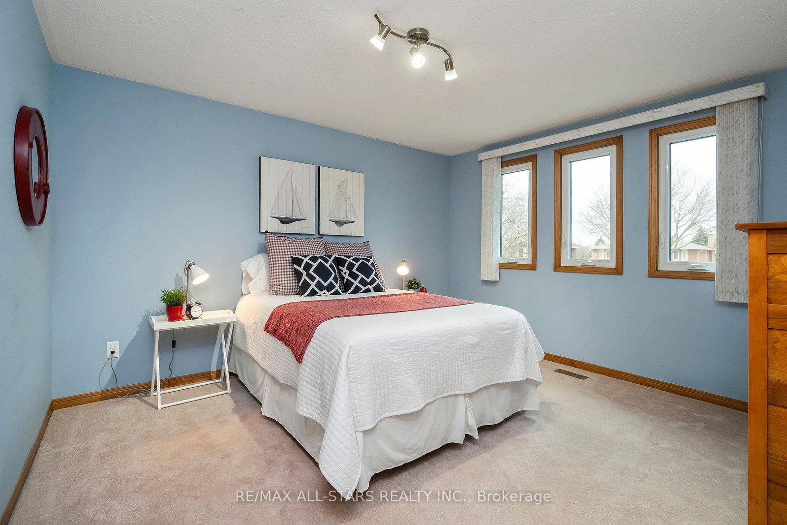 Detached House for sale at 33 Carpenter Court, Markham, Ontario, L3P 6W3 - Raymerville - MLS: N12947032