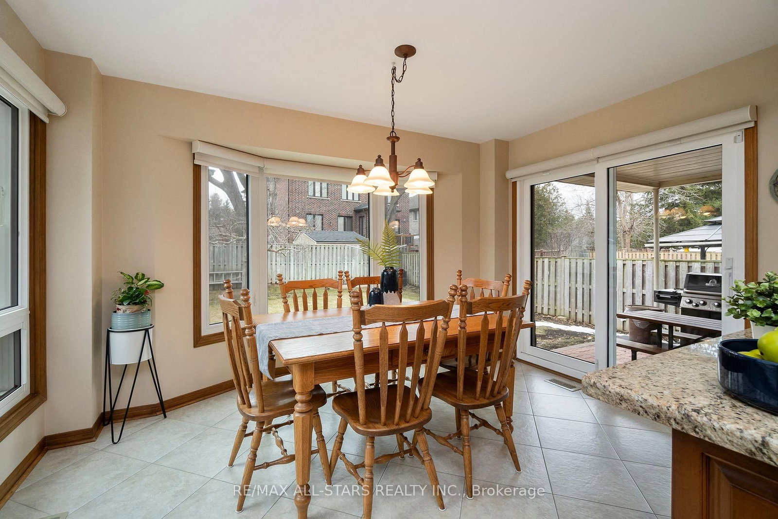 Detached House for sale at 33 Carpenter Court, Markham, Ontario, L3P 6W3 - Raymerville - MLS: N12947032