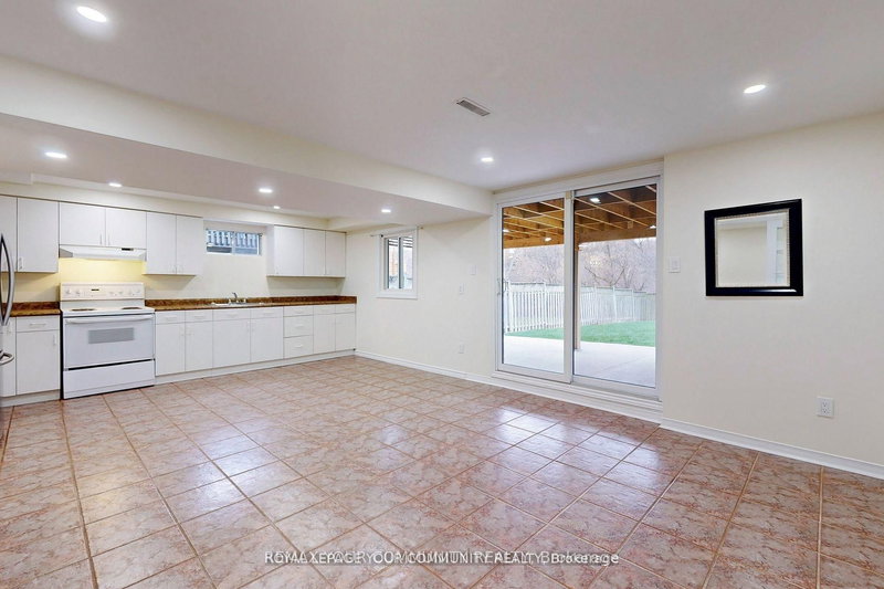 Bsmnt - 136 Woodcroft Lane, Vaughan, L4L 6T4 | Image 2