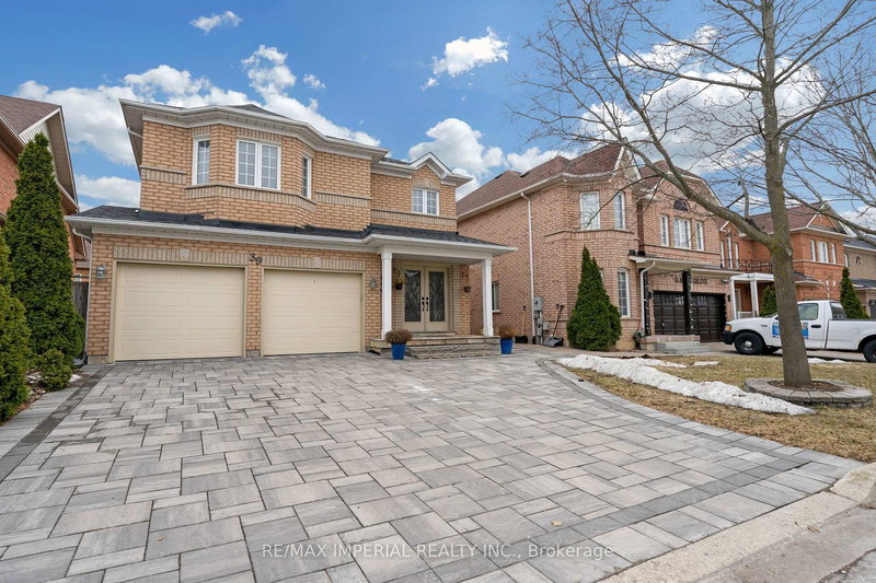 39 Monte Cristi St S, Vaughan, L6A 3H8 | Image 2