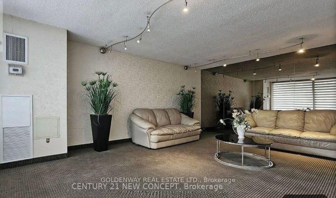 7451 Yonge Street, Unit 202 - Photo 5