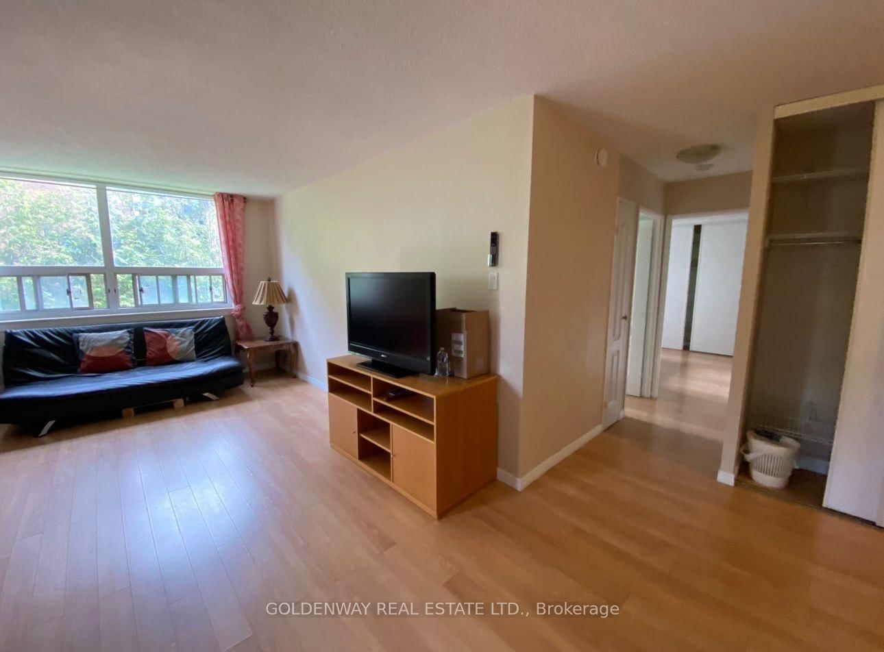 7451 Yonge Street, Unit 202 - Photo 8