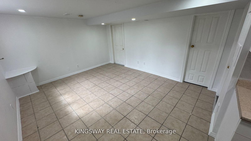 home for lease on (Lower Level 2)-65 Park Crescent