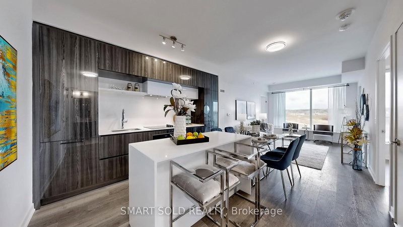 626 - 2 David Eyer Rd, Richmond Hill, L4S 0N6 | Image 3