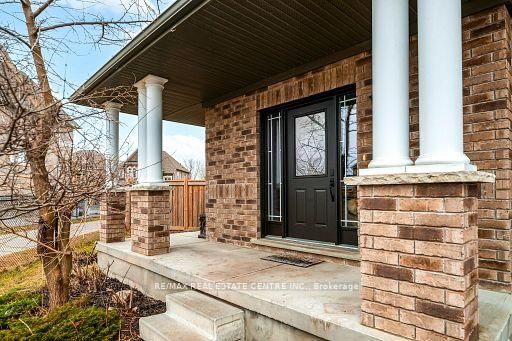 51 Burt Ave, New Tecumseth, L9R 0G8 | Image 2