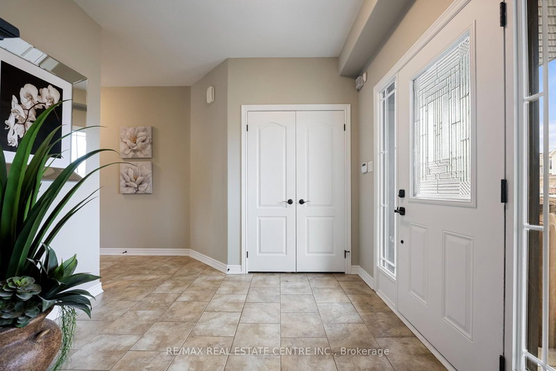 51 Burt Ave, New Tecumseth, L9R 0G8 | Image 3