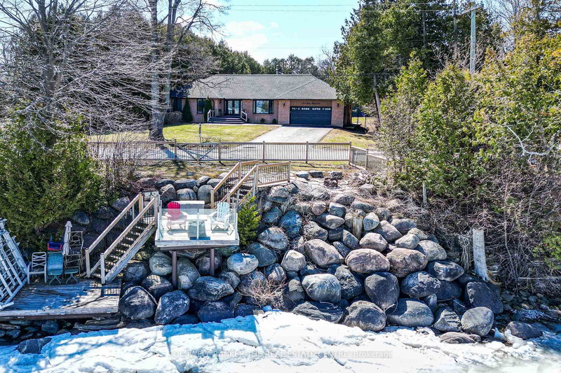 567 Lake Dr E, Georgina, L0E 1S0 | Image 2