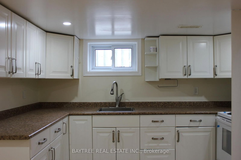 Lower - 226 Beechy Dr, Richmond Hill, L4C 2X7 | Image 3