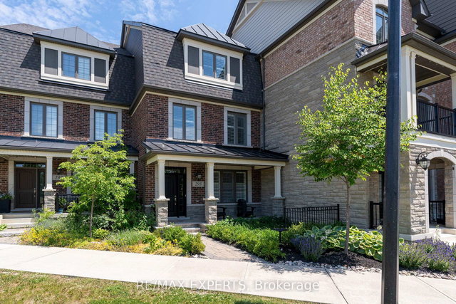 293 Kleinburg Summit Way