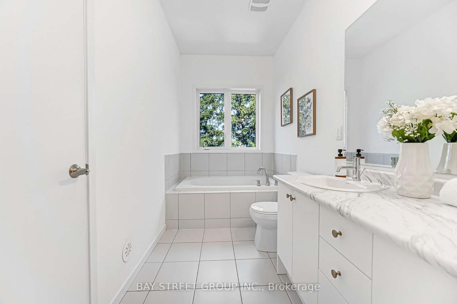 Townhouse for sale at 27 Armillo Place, Markham, Ontario, L6E 0V4 - Wismer - MLS: N12949092