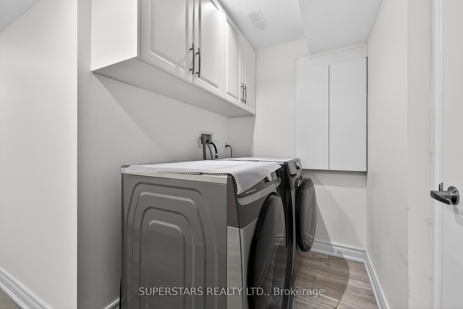 Detached House for sale at 68 Albright Crescent, Richmond Hill, Ontario, L4E 4Z4 - Jefferson - MLS: N12949158