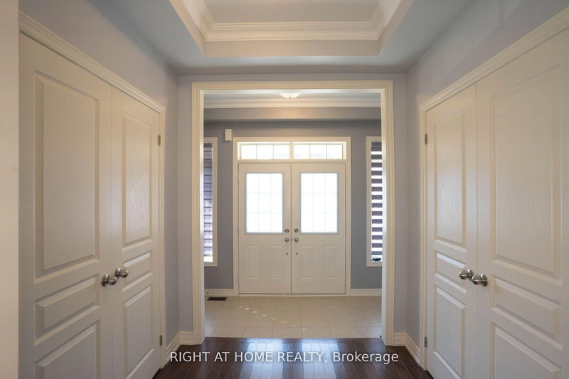 29 Boone Cres, Vaughan, L4H 4V1 | Image 2