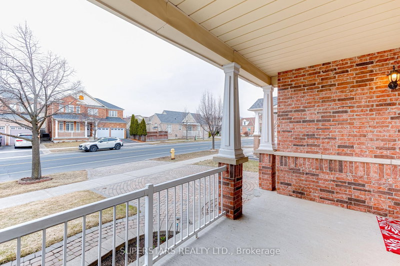 211 Stonebridge Dr, Markham, L6C 2S2 | Image 2