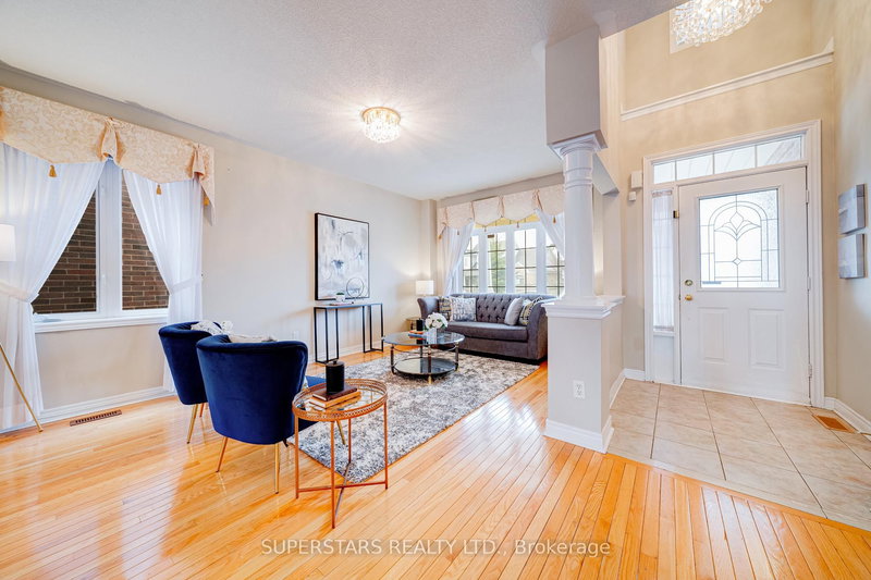 211 Stonebridge Dr, Markham, L6C 2S2 | Image 3