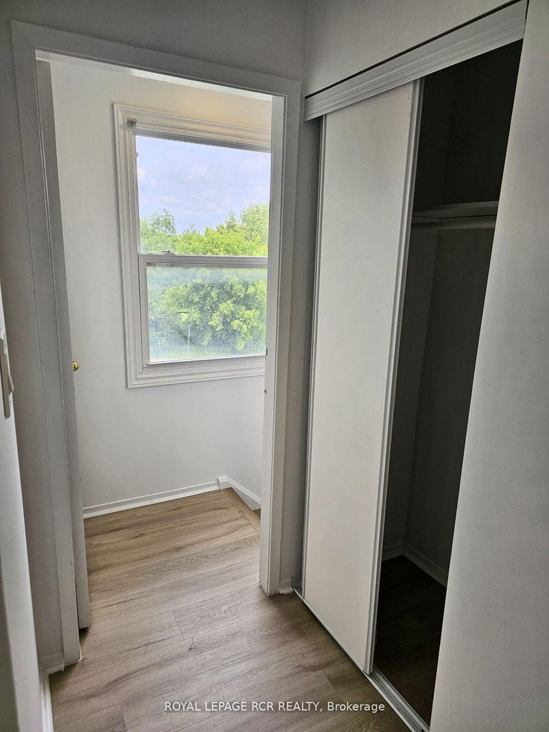 217 - 2 Orchard Heights Blvd, Aurora, L4G 3W3 | Image 3