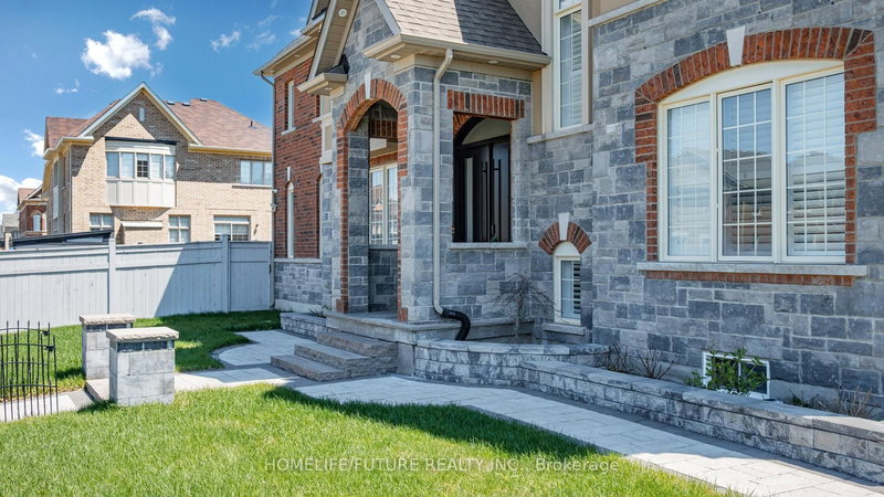 1009 Langford Blvd, Bradford West Gwillimbury, L3Z 4K9 | Image 3