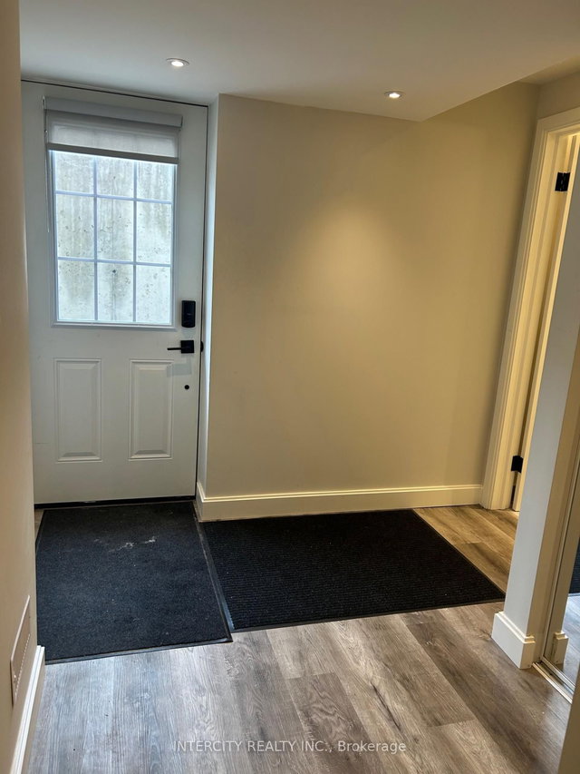 Bsmt - 10 Hopkins Crescent