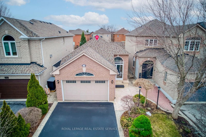 236 Slywood Cres, Vaughan, L6A 2P9 | Image 2