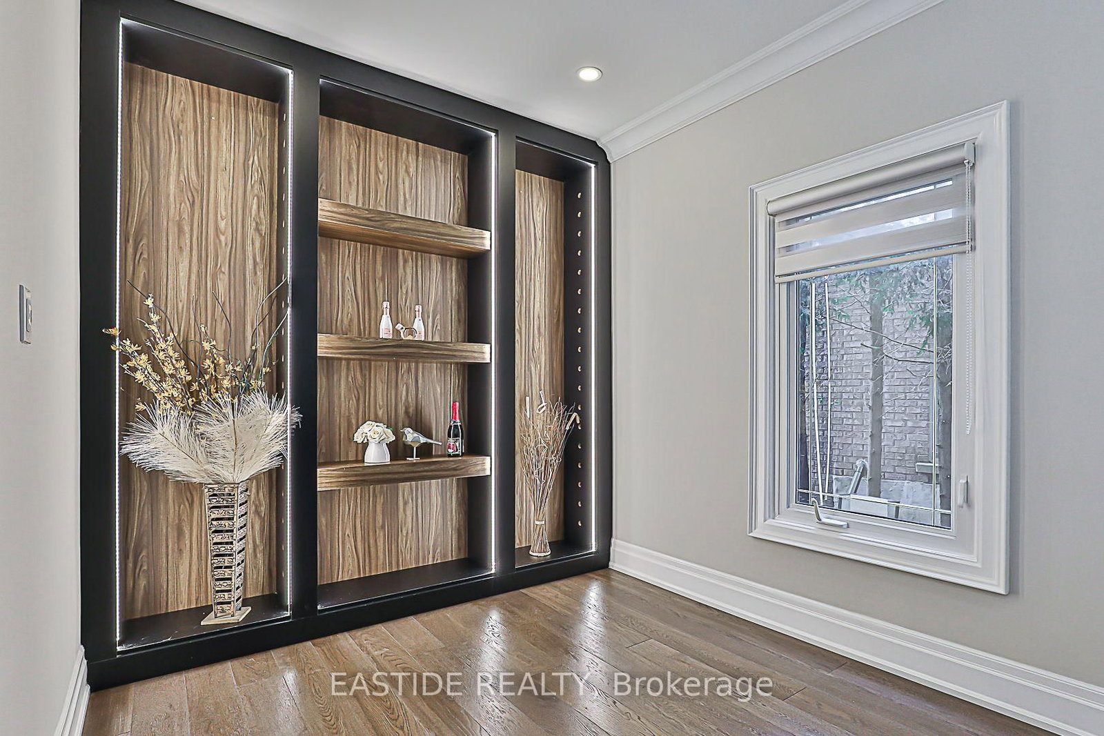 Detached House for sale at 11 Gatcombe Circle, Richmond Hill, Ontario, L4C 9P4 - Mill Pond - MLS: N12950808