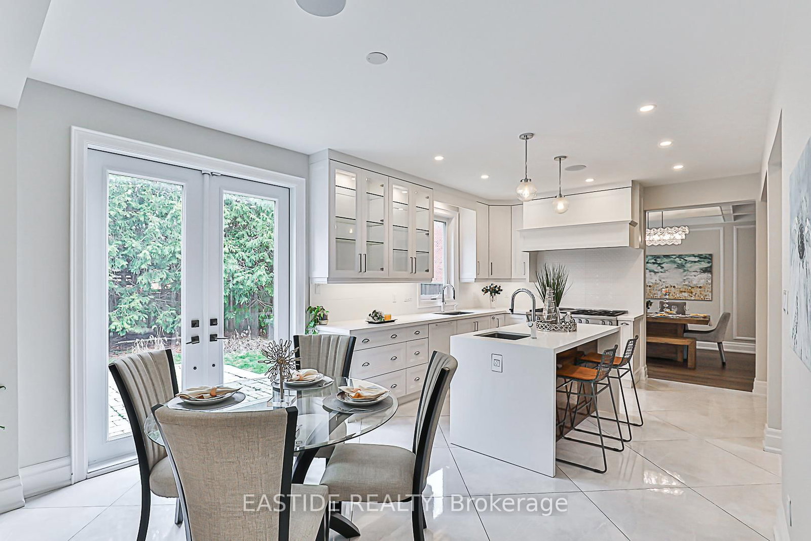 Detached House for sale at 11 Gatcombe Circle, Richmond Hill, Ontario, L4C 9P4 - Mill Pond - MLS: N12950808