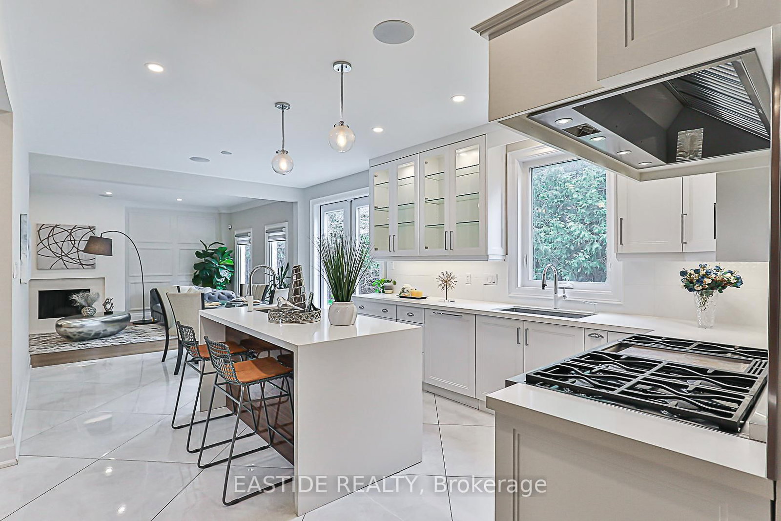 Detached House for sale at 11 Gatcombe Circle, Richmond Hill, Ontario, L4C 9P4 - Mill Pond - MLS: N12950808